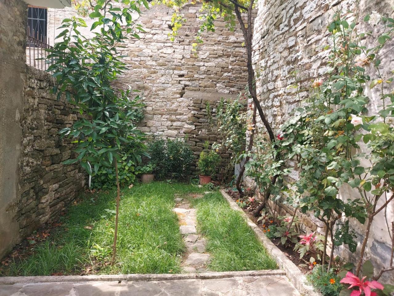 Traditional House Shapllo Gjirokastra Kültér fotó