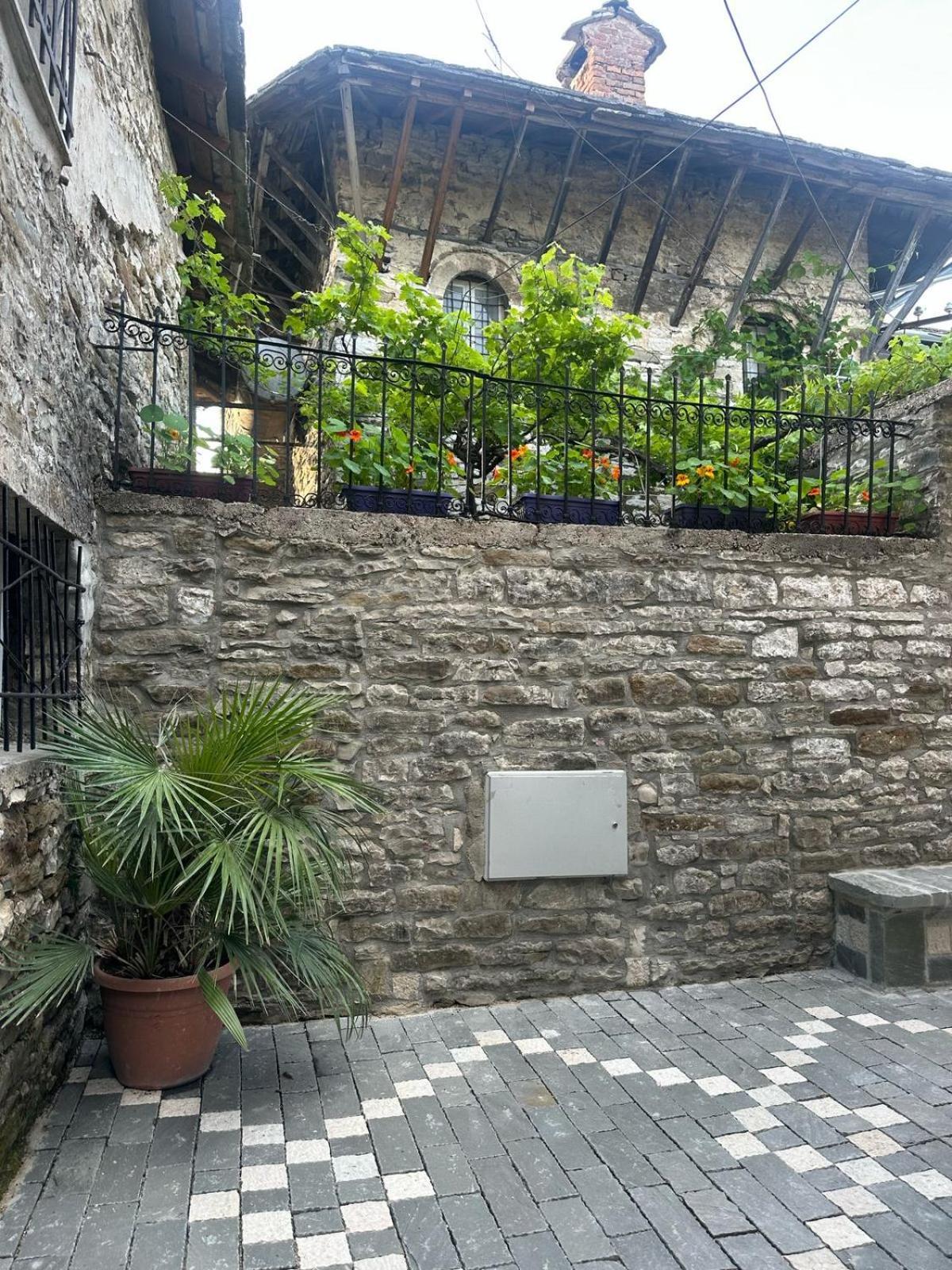 Traditional House Shapllo Gjirokastra Kültér fotó